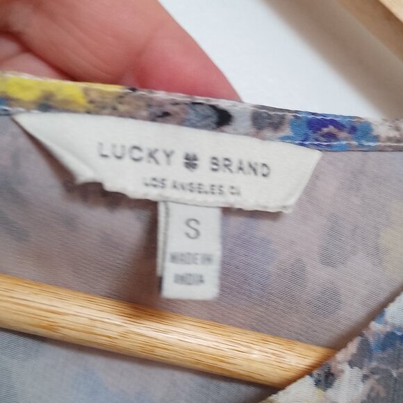 Lucky Brand Blouse, Floral Print, Ruffle Cap Sleeves, High-Low Hemline, Sz. S - Picture 7 of 9